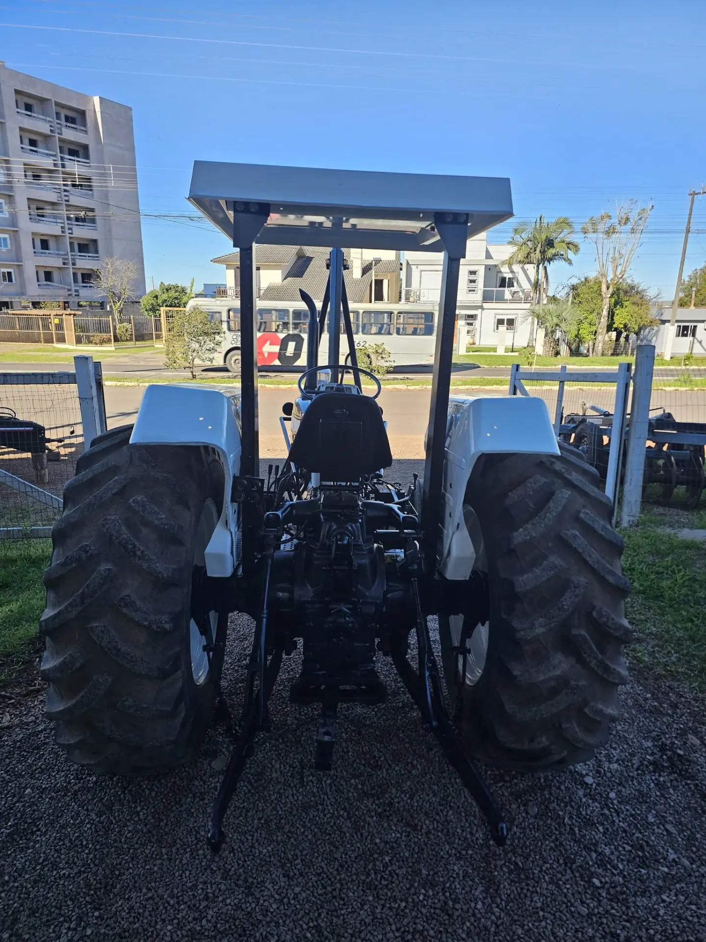 Trator Ford 6600 — foto 3