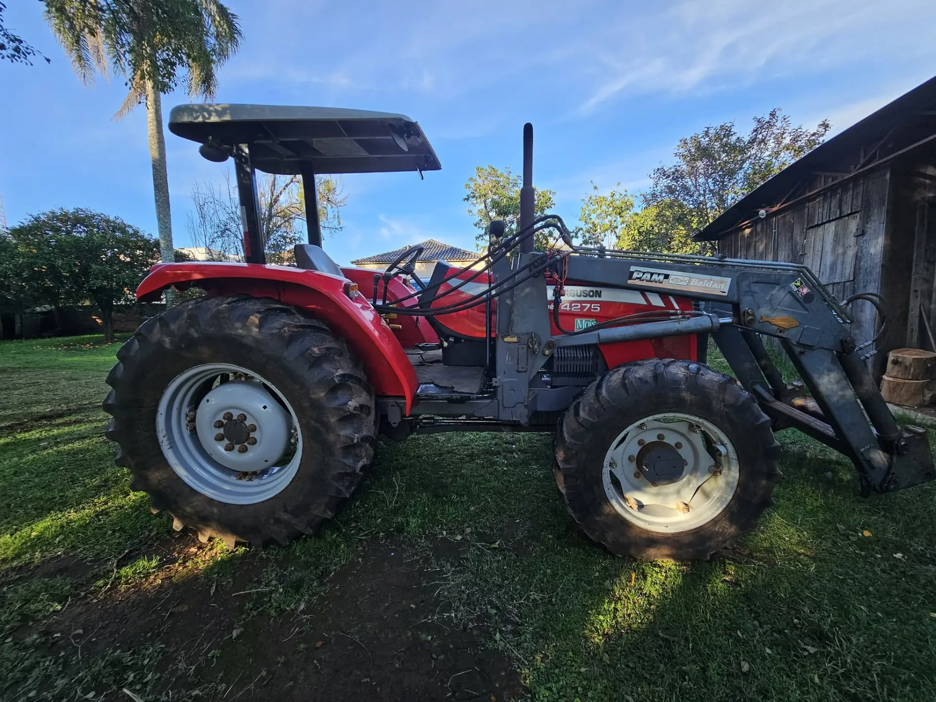 Trator Massey Ferguson MF 4275 4x4 — foto 2