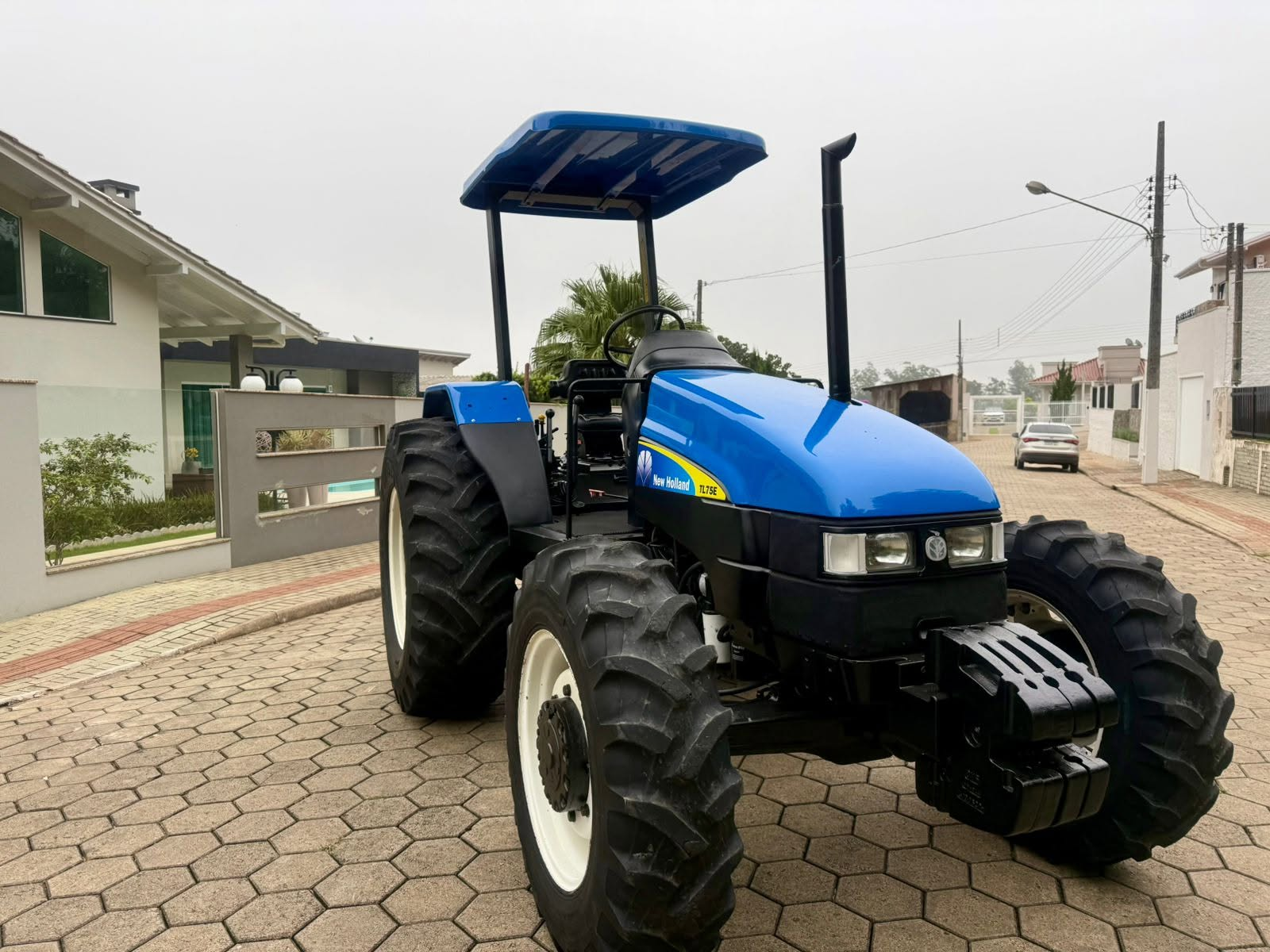 Trator New Holland TL 75 4x4 — foto 3
