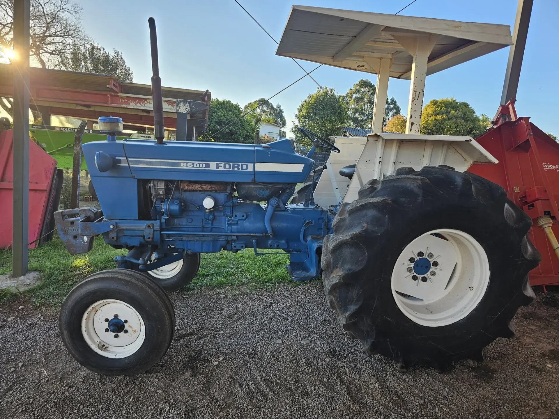 Trator Ford 6600