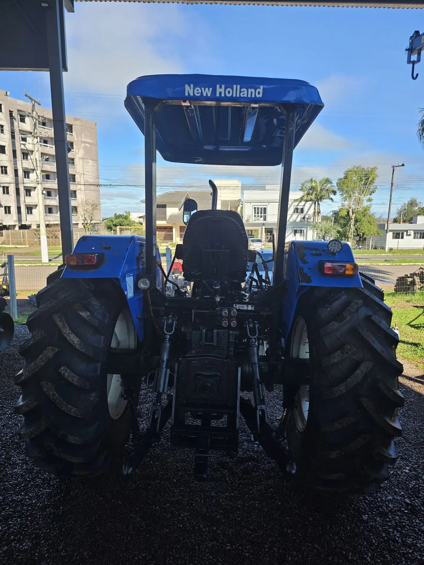 Trator New Holland TL 75E 4x4 — foto 3